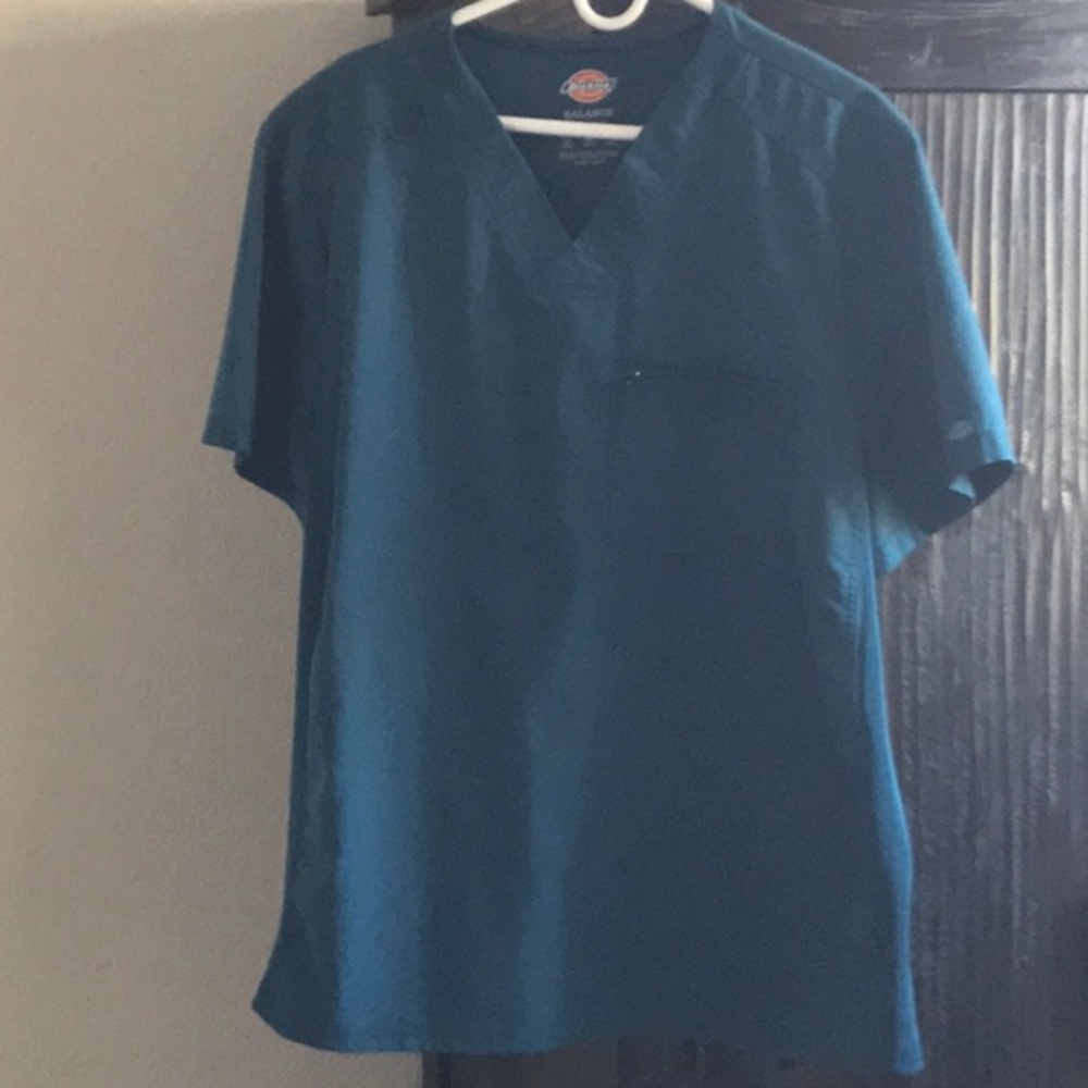 Dickies balance scrub top